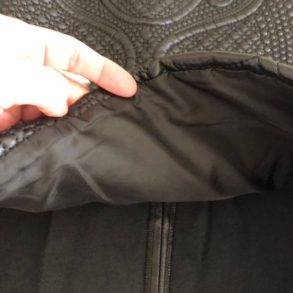 H&M Gorgeous textured faux leather mini skirt - Picture 2 of 4